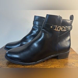 Liz Claiborne Black Low Heel Boot NWT Size 8